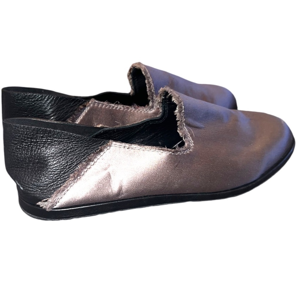▶️ Pedro Garcia Espana ◀️ Gray Silk Satan Raw Edge Slip On Flats 37.5 - Picture 4 of 16